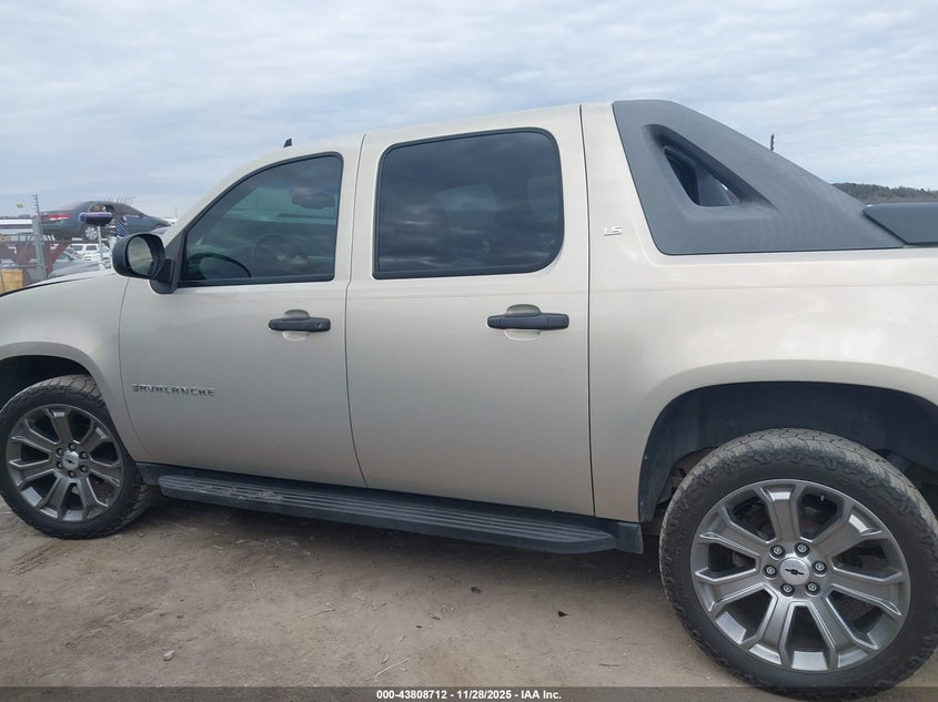 2007 Chevrolet Avalanche 1500 Ls VIN: 3GNEC12057G272069 Lot: 43808712