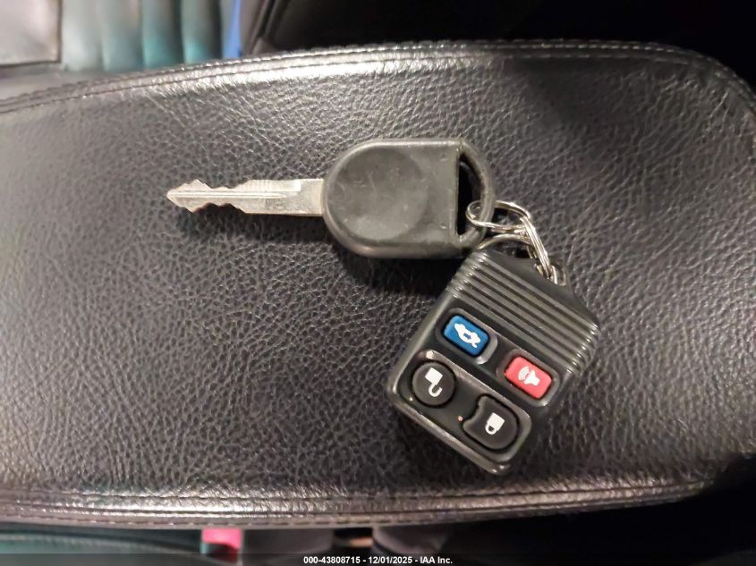 2003 Ford Thunderbird VIN: 1FAHP60A23Y110635 Lot: 43808715