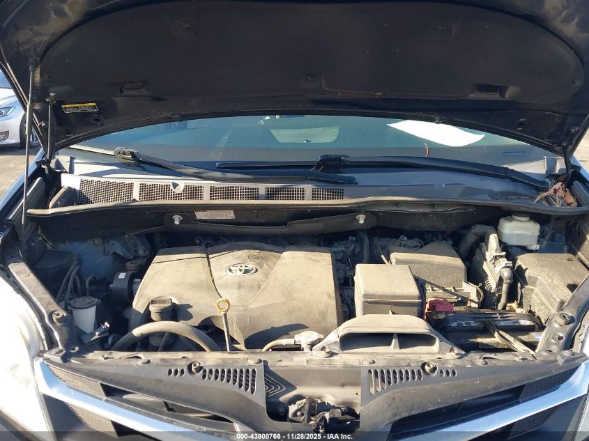 2019 Toyota Sienna Le 8 Passenger VIN: 5TDKZ3DC1KS999135 Lot: 43808766