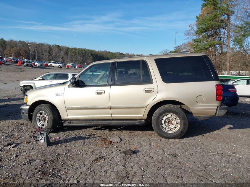 1999 Ford Expedition Eddie Bauer/Xlt VIN: 1FMRU1764XLC40605 Lot: 43808792