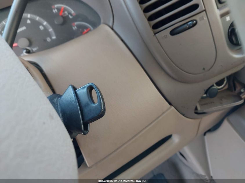 1999 Ford Expedition Eddie Bauer/Xlt VIN: 1FMRU1764XLC40605 Lot: 43808792