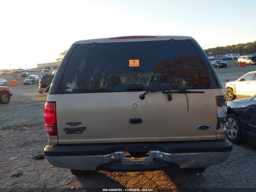 1999 Ford Expedition Eddie Bauer/Xlt VIN: 1FMRU1764XLC40605 Lot: 43808792