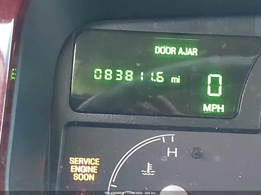 2004 Lincoln Town Car Signature VIN: 1LNHM81W14Y674637 Lot: 43808801