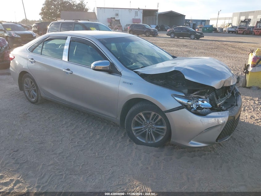 TOYOTA CAMRY HYBRID SE