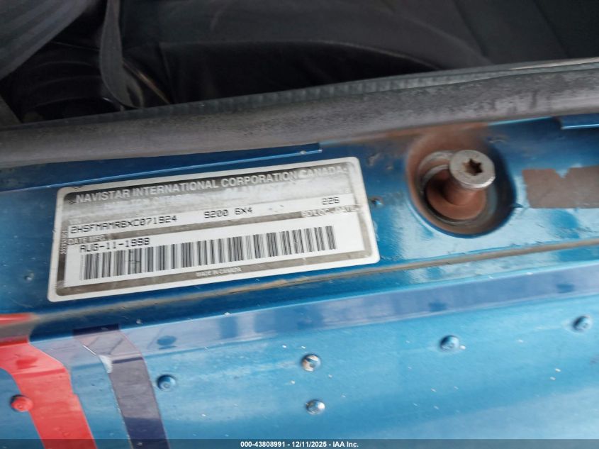 1999 International 9200 VIN: 2HSFMAMR8XC071924 Lot: 43808991