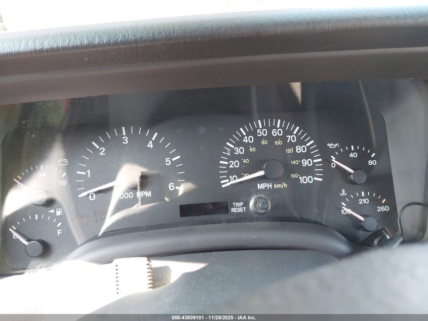 2000 Jeep Cherokee Sport VIN: 1J4FF48S8YL212817 Lot: 43809101