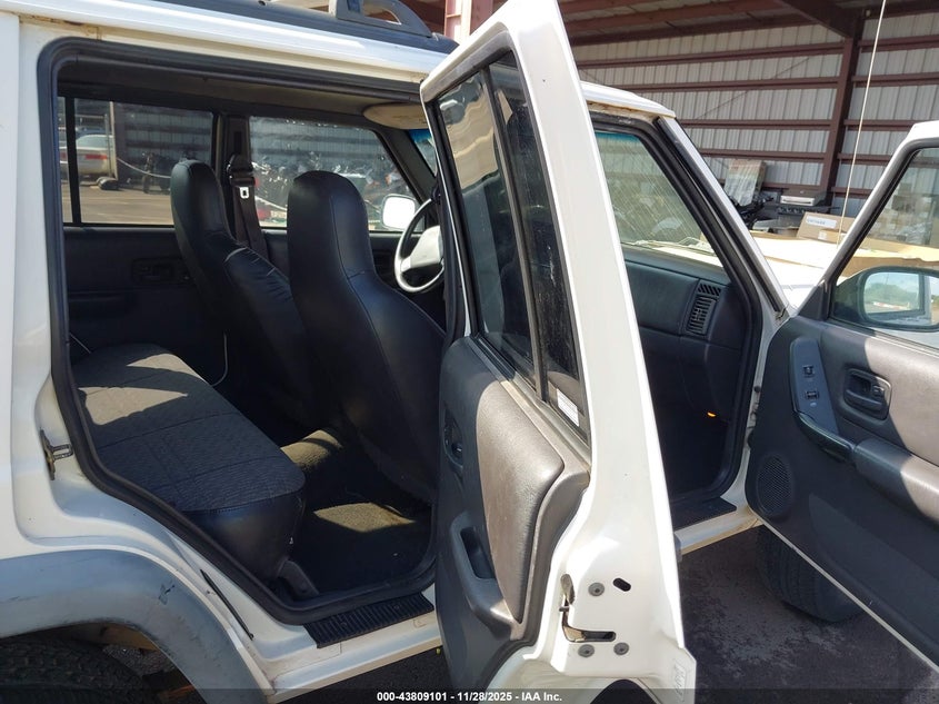 2000 Jeep Cherokee Sport VIN: 1J4FF48S8YL212817 Lot: 43809101