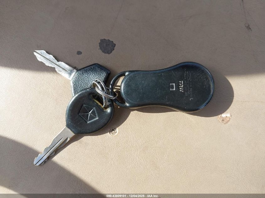 2000 Jeep Cherokee Sport VIN: 1J4FF48S8YL212817 Lot: 43809101