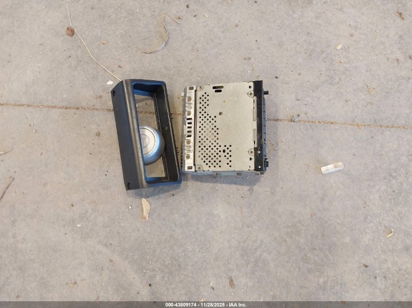 1997 Toyota Rav4 VIN: JT3HP10V9V7051273 Lot: 43809174