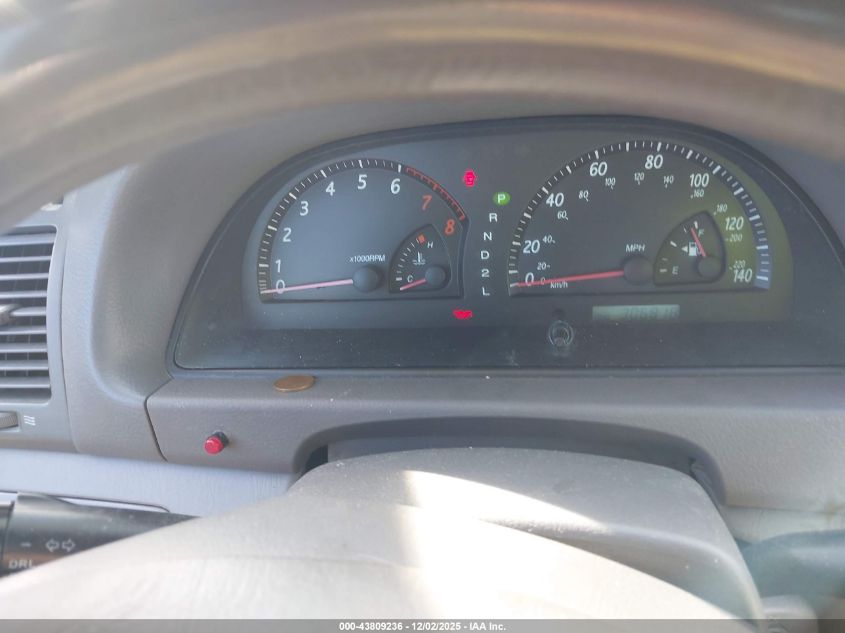 2002 Toyota Camry Le V6 VIN: 4T1BF32K72U015853 Lot: 43809236