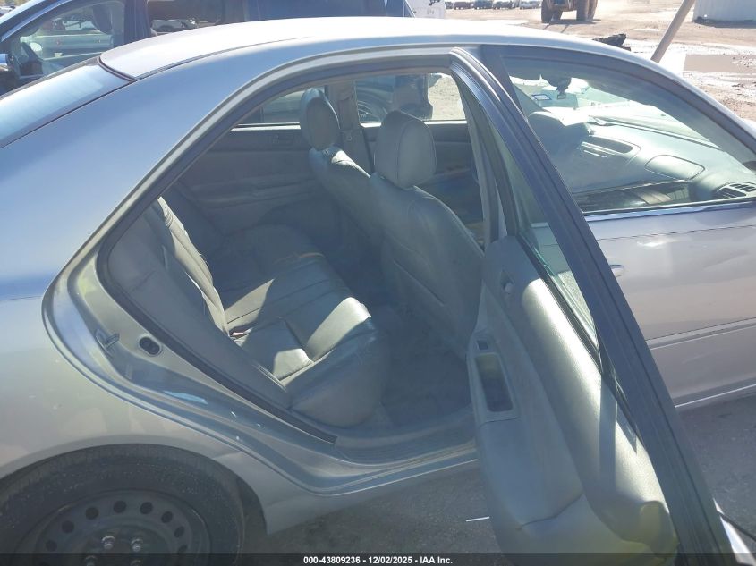 2002 Toyota Camry Le V6 VIN: 4T1BF32K72U015853 Lot: 43809236