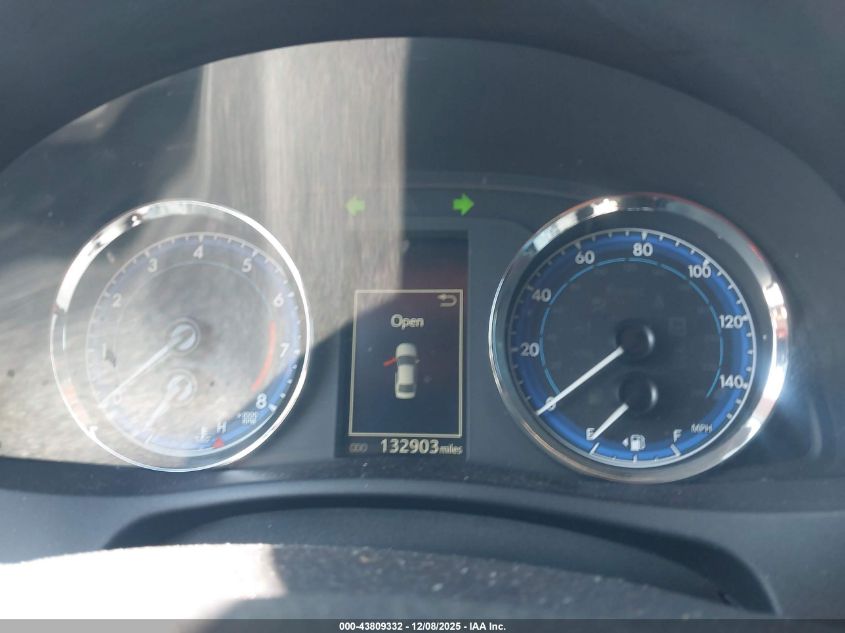 2017 Toyota Corolla Se VIN: 5YFBURHE5HP681923 Lot: 43809332