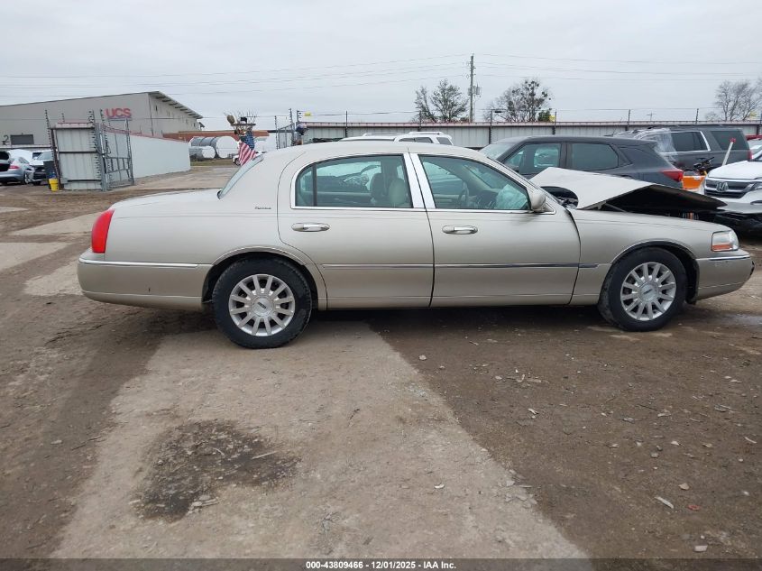 2004 Lincoln Town Car Signature VIN: 1LNHM81W64Y634666 Lot: 43809466