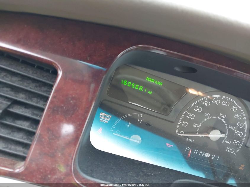 2004 Lincoln Town Car Signature VIN: 1LNHM81W64Y634666 Lot: 43809466