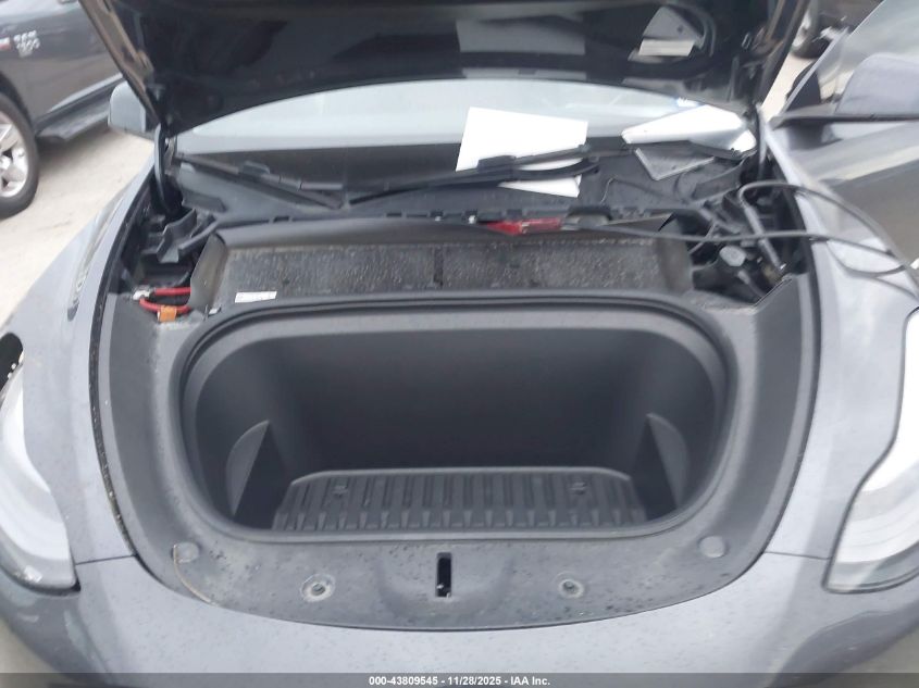 2024 Tesla Model Y Long Range Dual Motor All-Wheel Drive VIN: 7SAYGDEE3RA253757 Lot: 43809545