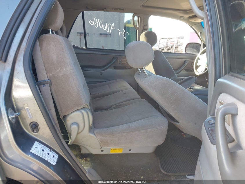 2003 Toyota Sequoia Sr5 V8 VIN: 5TDZT34A63S171792 Lot: 43809592