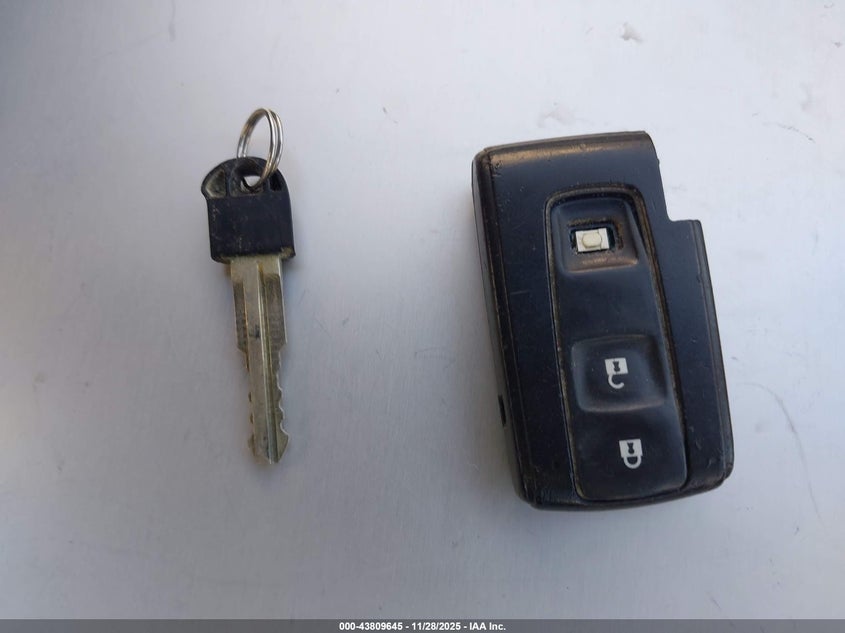 2007 Toyota Prius VIN: JTDKB20U077675561 Lot: 43809645