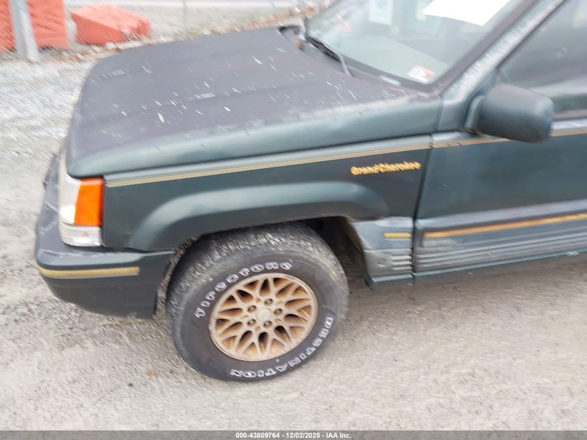 1J4GZ78Y0PC525098 1993 JEEP GRAND CHEROKEE photo no. 2