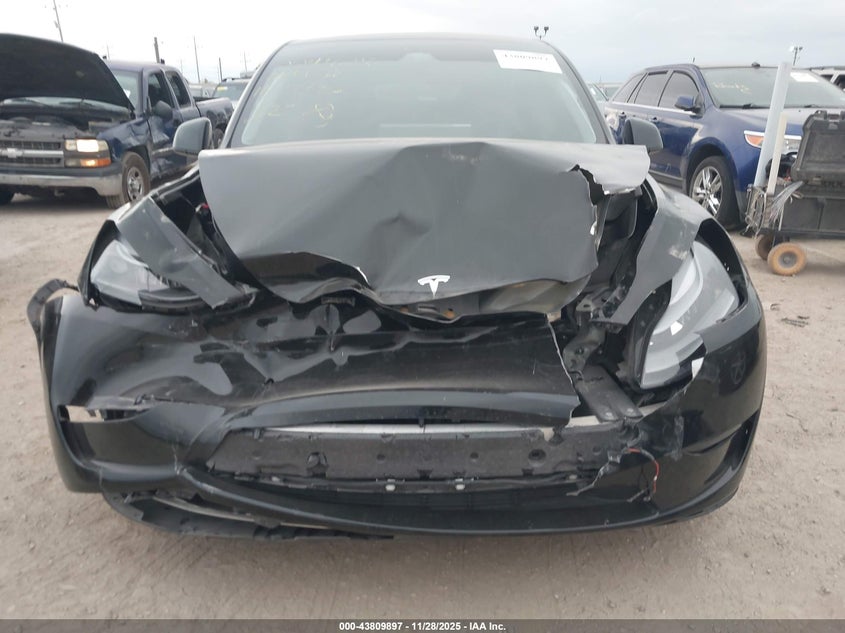 2024 Tesla Model Y Performance Dual Motor All-Wheel Drive VIN: 7SAYGDEF8RA289906 Lot: 43809897