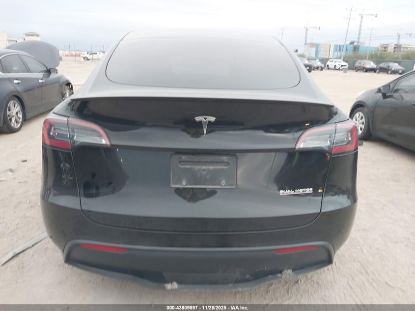 2024 Tesla Model Y Performance Dual Motor All-Wheel Drive VIN: 7SAYGDEF8RA289906 Lot: 43809897