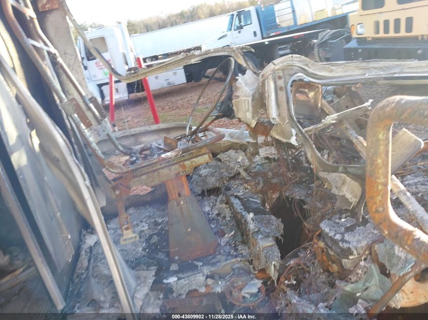 2010 Freightliner Chassis M Line Walk-In Van VIN: 4UZAAPDU2ACAS1566 Lot: 43809902