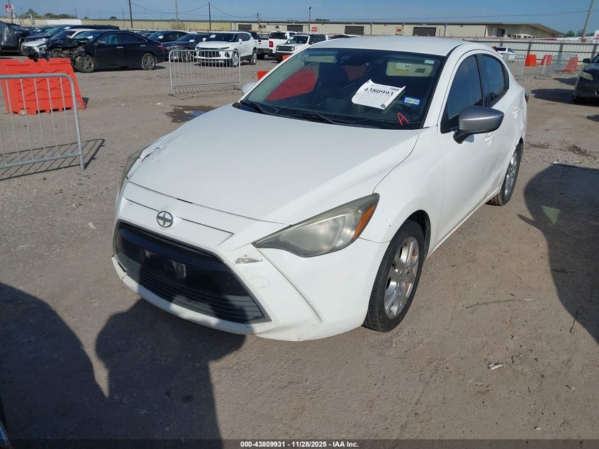 3MYDLBZV0GY118957 2016 SCION IA photo no. 2
