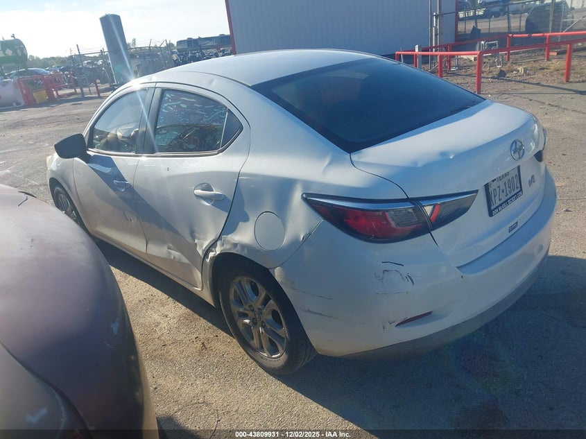 Vin: 3mydlbzv0gy118957, lot: 44305389, scion ia 20163