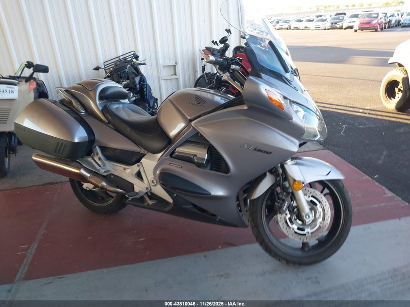 JH2SC51413M100658 HONDA ST1300 Photo 1