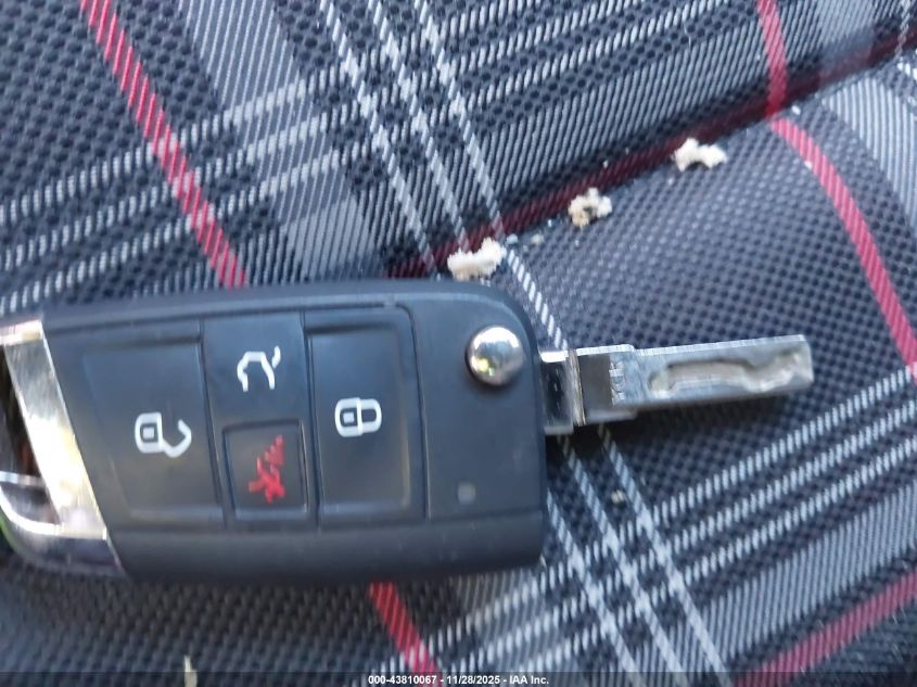 2017 Volkswagen Golf Gti Autobahn 4-Door/S 4-Door/Se 4-Door/Sport VIN: 3VW4T7AU9HM027450 Lot: 43810067