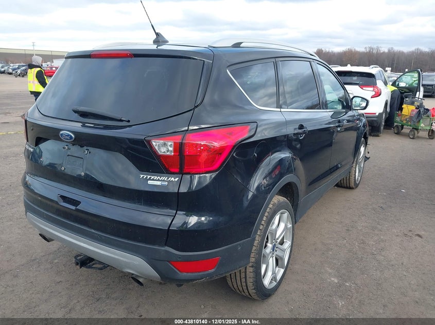 1FMCU9J93KUB15461 2019 FORD ESCAPE photo no. 4