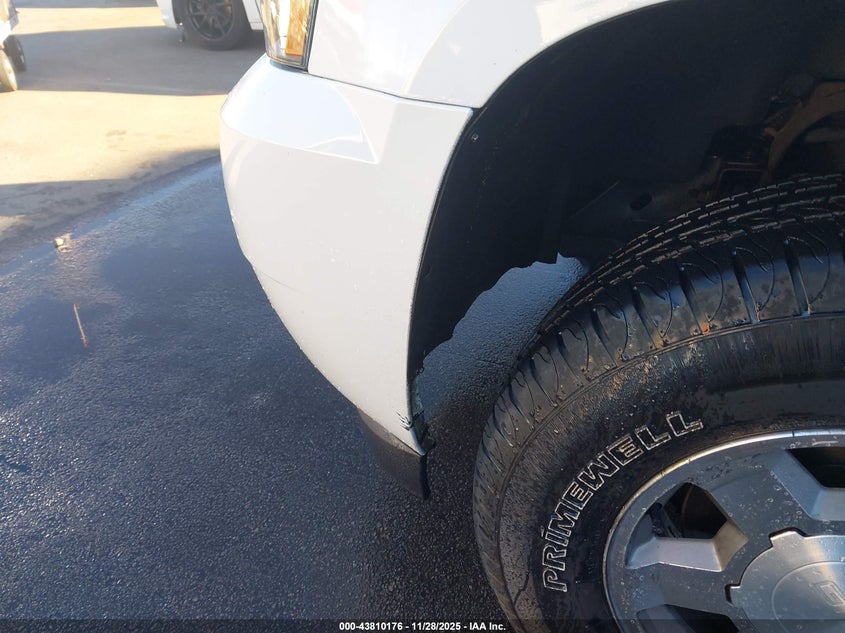 2013 Chevrolet Tahoe Lt VIN: 1GNSCBE03DR355127 Lot: 43810176