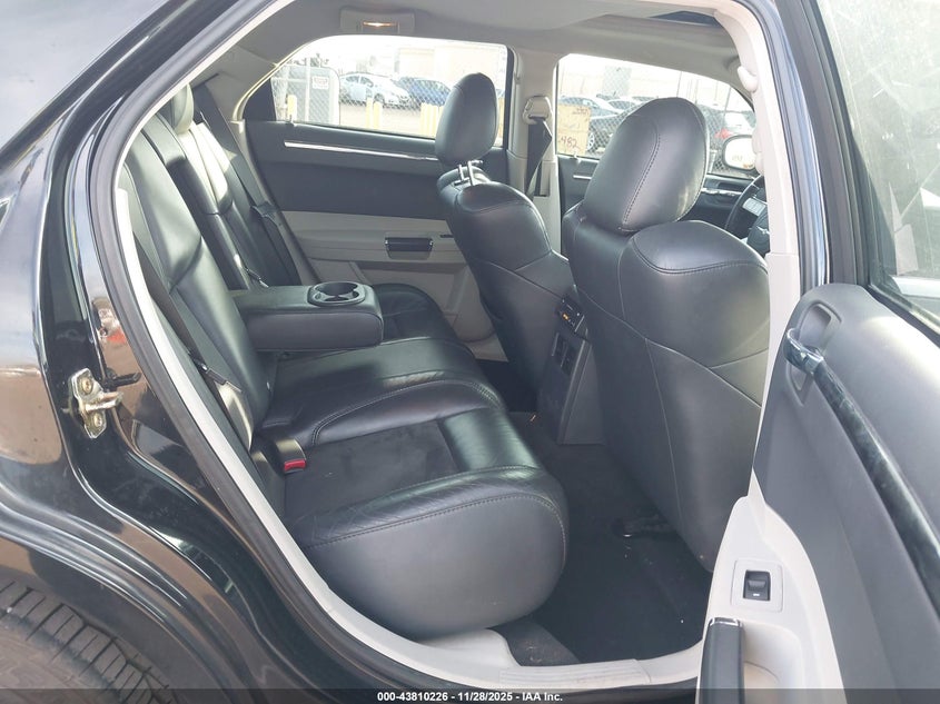 2006 Chrysler 300C Srt8 VIN: 2C3LA73W26H377781 Lot: 43810226