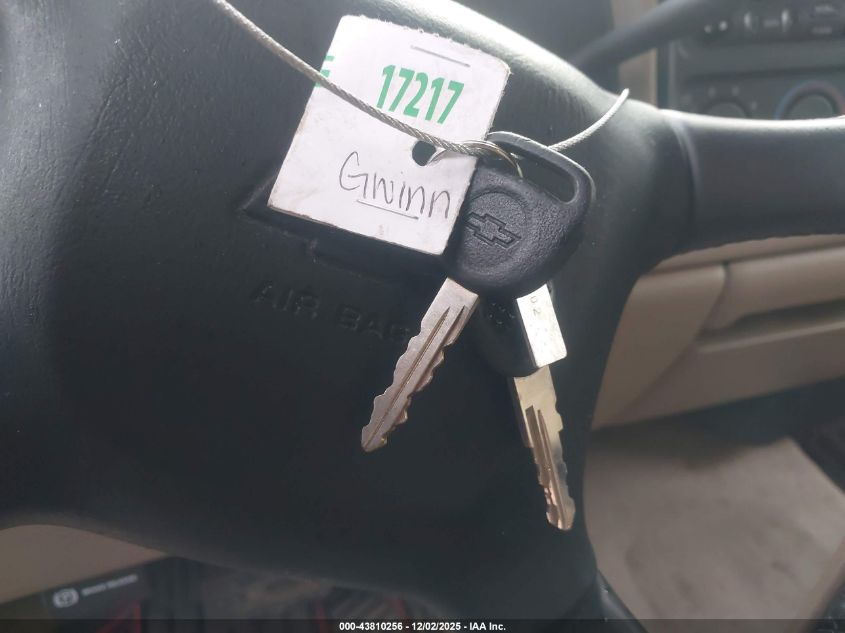 2001 Chevrolet Silverado 1500 Ls VIN: 2GCEC19V411334040 Lot: 43810256