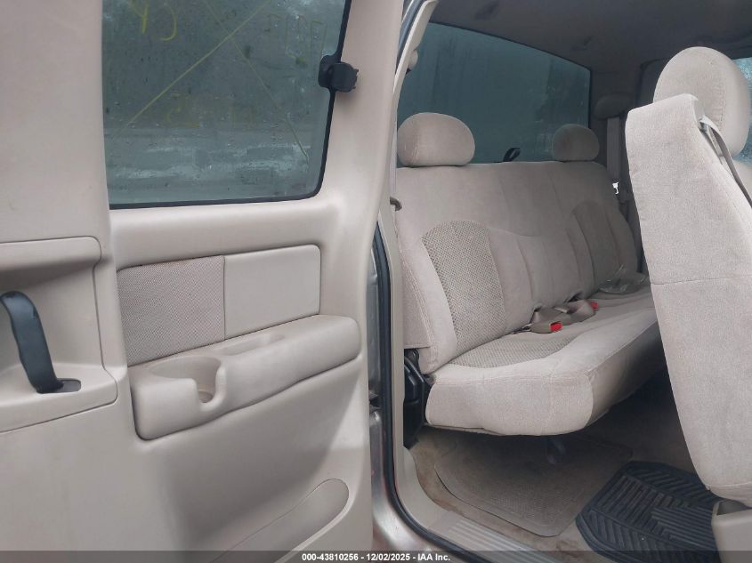 2001 Chevrolet Silverado 1500 Ls VIN: 2GCEC19V411334040 Lot: 43810256