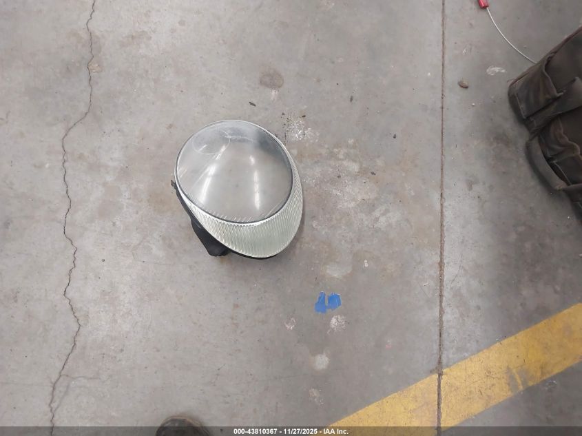 2004 Ford Thunderbird VIN: 1FAHP60AX4Y104924 Lot: 43810367