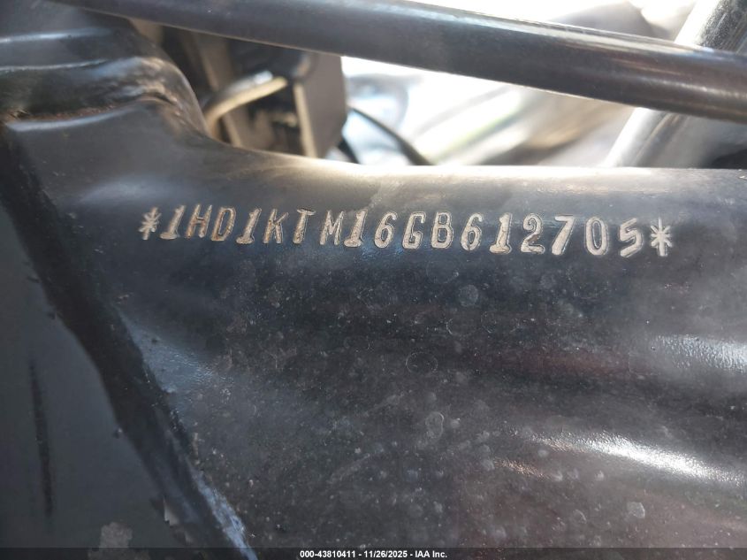 2016 Harley-Davidson Fltrxs Road Glide Special VIN: 1HD1KTM16GB612705 Lot: 43810411