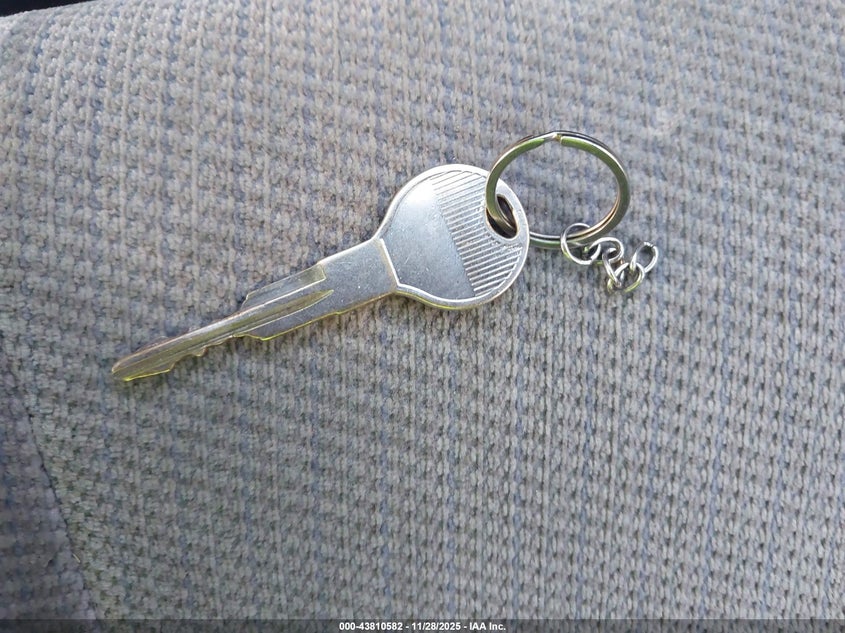 1995 Mazda Protege Dx/Lx VIN: JM1BA1411S0137501 Lot: 43810582