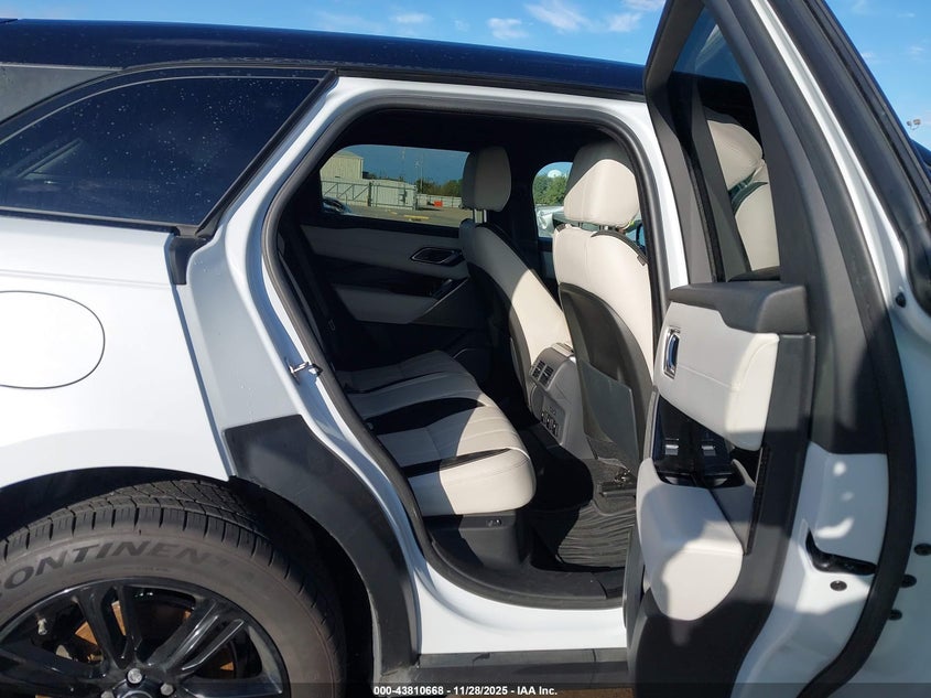 2018 Land Rover Range Rover Velar D180 Se R-Dynamic VIN: SALYL2RN7JA718637 Lot: 43810668