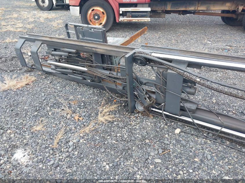 2011 Crown Forklift VIN: 0000000001A378581 Lot: 43810679