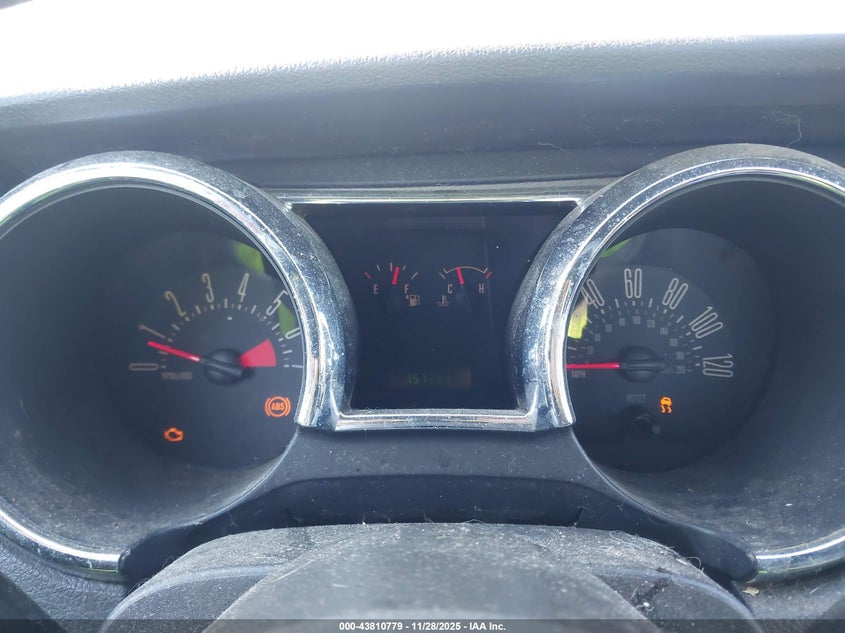 2005 Ford Mustang V6 Deluxe/V6 Premium VIN: 1ZVFT80N455145187 Lot: 43810779