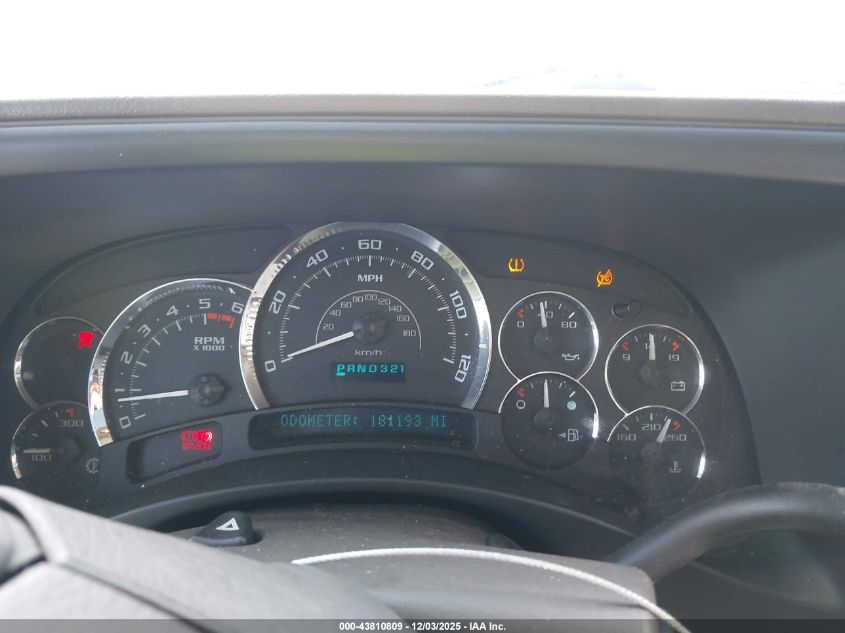 2005 Cadillac Escalade Standard VIN: 1GYEK63N75R120675 Lot: 43810809