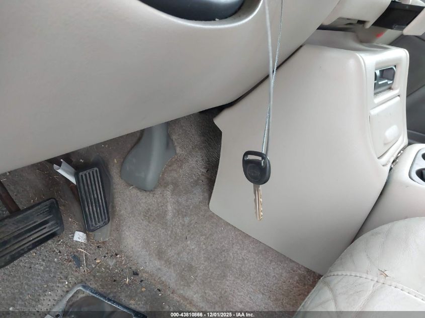 2002 Chevrolet Suburban 1500 Lt VIN: 3GNEC16Z92G303874 Lot: 43810866