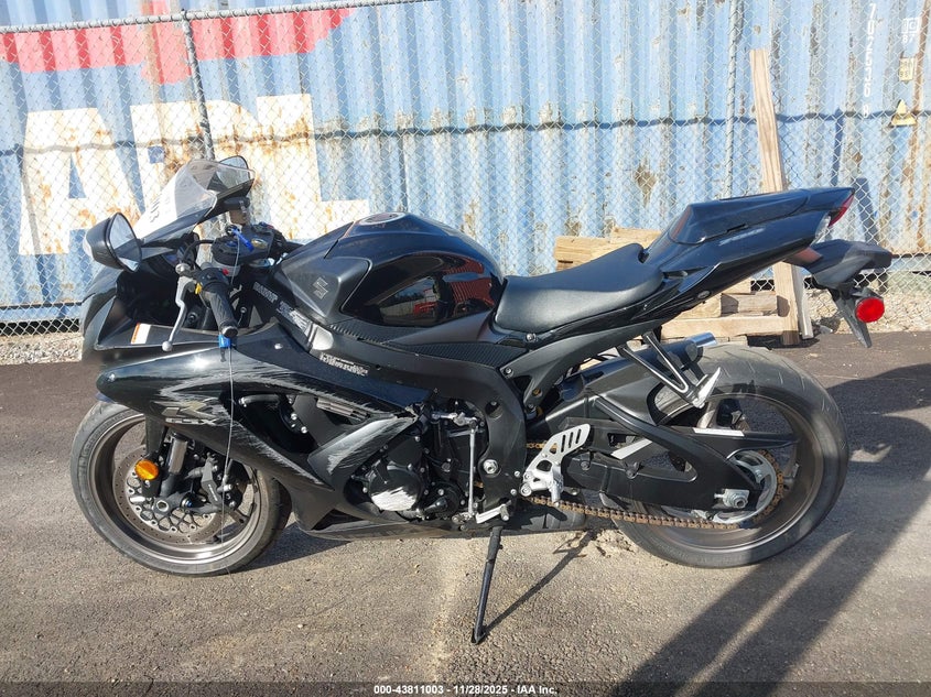 2009 Suzuki Gsx-R750 VIN: JS1GR7LAX92102628 Lot: 43811003