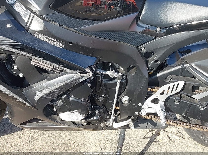 2009 Suzuki Gsx-R750 VIN: JS1GR7LAX92102628 Lot: 43811003