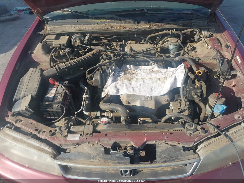 1996 Honda Accord Lx/Ex VIN: 1HGCD5637TA048711 Lot: 43811009