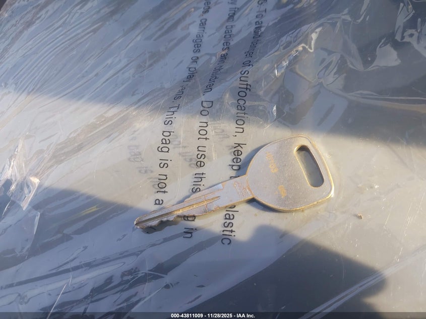 1996 Honda Accord Lx/Ex VIN: 1HGCD5637TA048711 Lot: 43811009