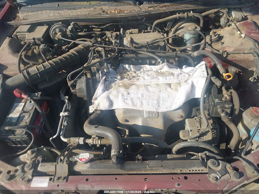 1996 Honda Accord Lx/Ex VIN: 1HGCD5637TA048711 Lot: 43811009