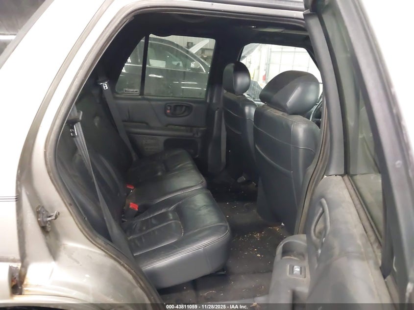 2000 Oldsmobile Bravada VIN: 1GHDT13W5Y2324439 Lot: 43811059