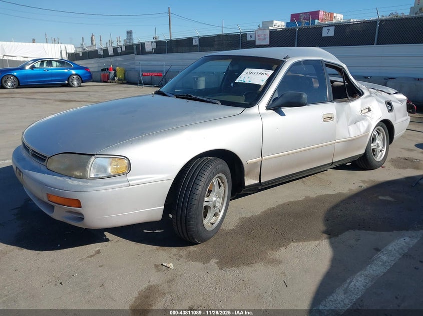 4T1BG12K5TU786072 1996 TOYOTA CAMRY photo no. 2
