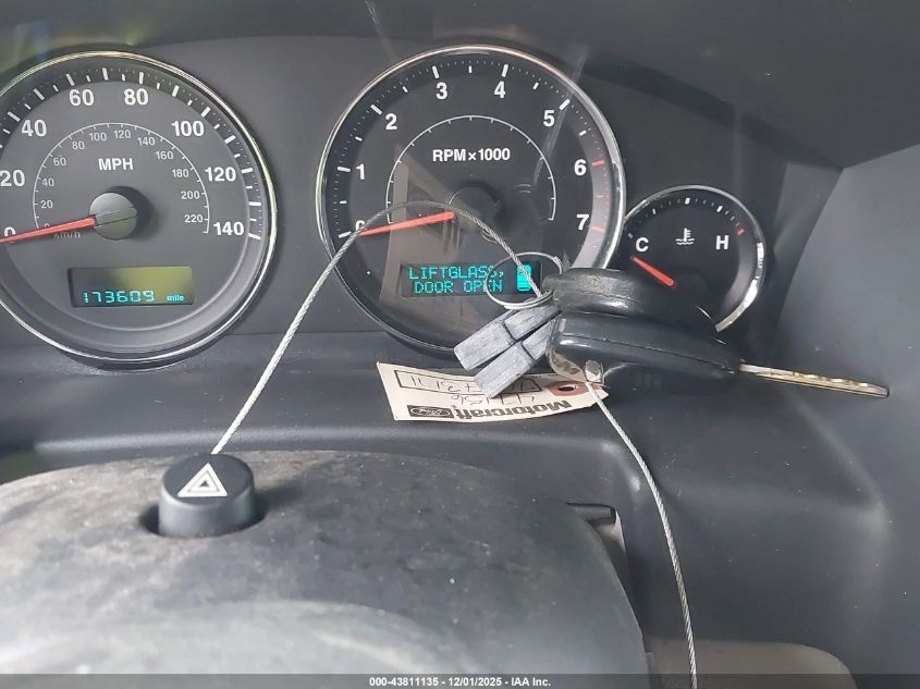 2007 Jeep Commander Limited VIN: 1J8HH58P97C673171 Lot: 43811135